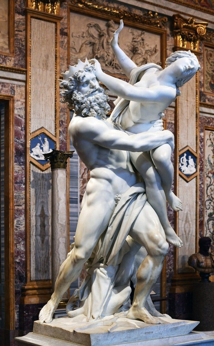 Bernini'nin Proserpina'nın Kaçırılışı heykeli: Pluton'un kollarında çırpınan Proserpina