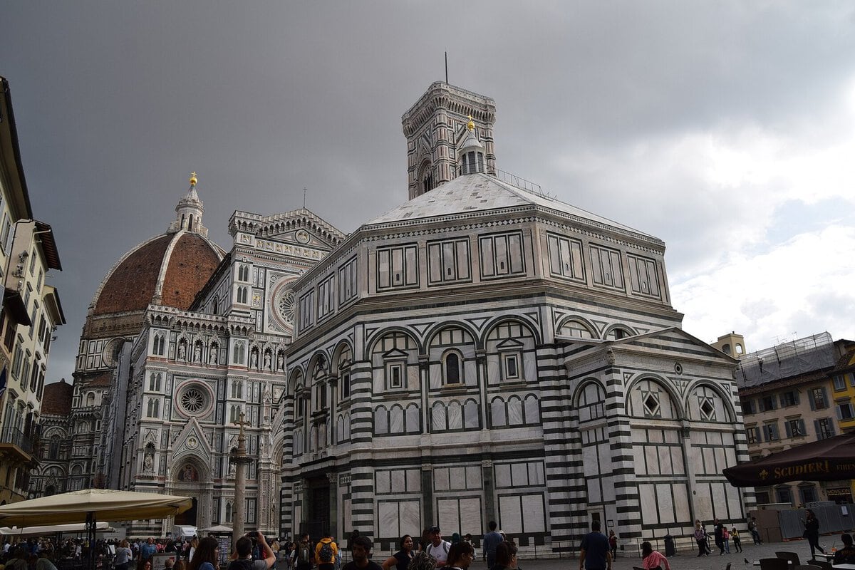 Brunelleschi'nin Floransa Katedrali kubbesi: şehre hakim sekizgen kubbe