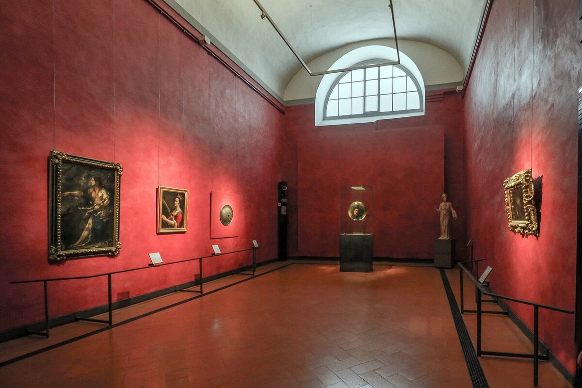 Caravaggio'nun Medusa'sı: kalkan üzerinde çığlık atan baş
