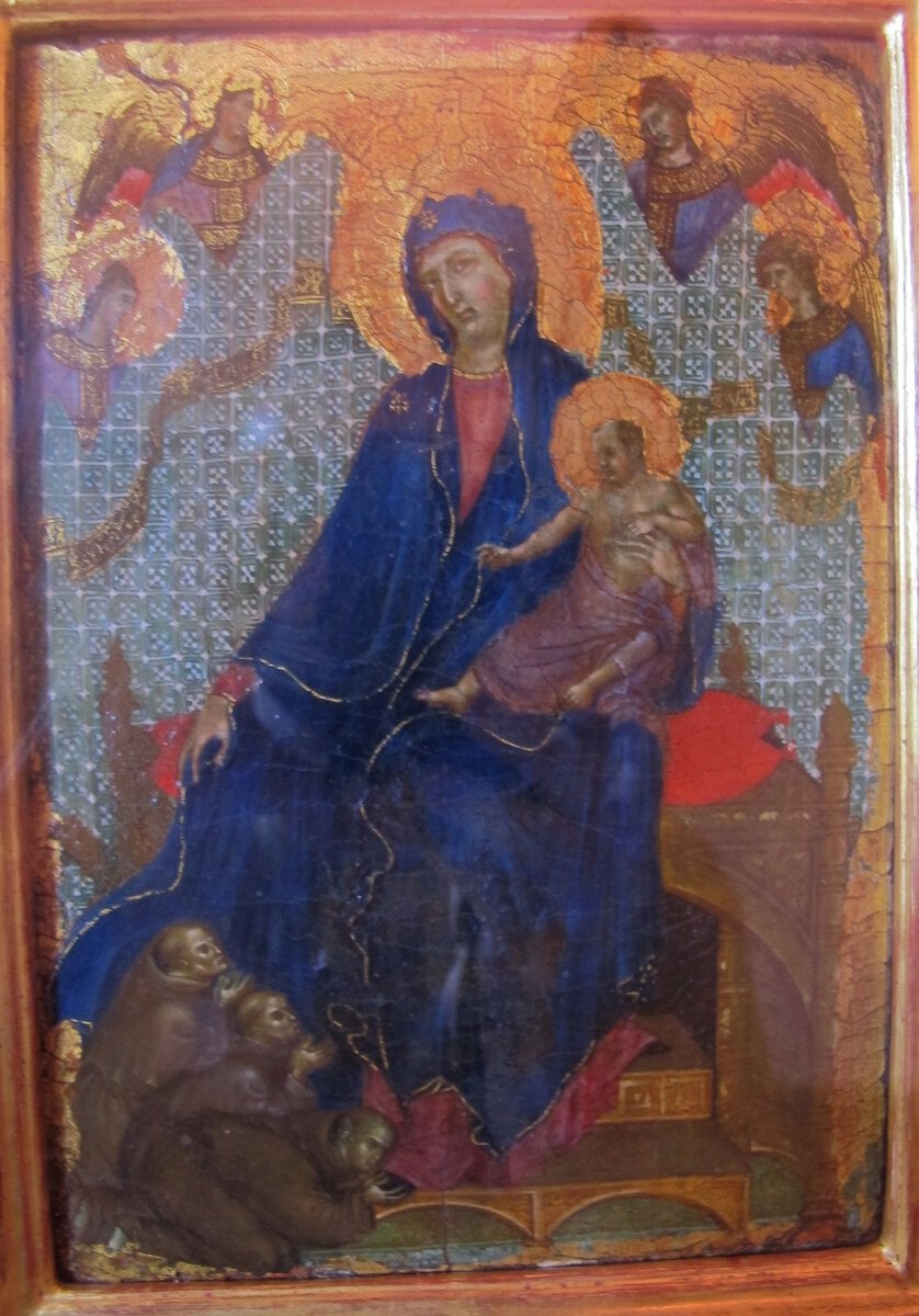 Duccio'nun Fransiskenlerin Madonnası: önünde diz çökmüş üç keşiş