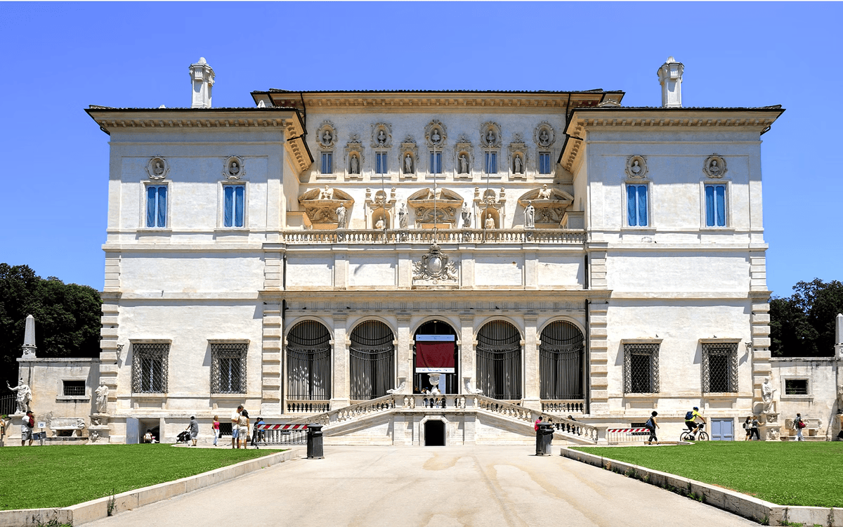 Villa Borghese parkındaki Galleria Borghese binasının cephesi