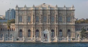 Dolmabahçe Sarayı