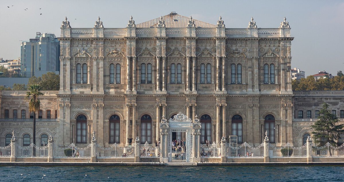 Dolmabahçe Sarayı’nda Görülmesi Gereken 15 Yer ve Eser