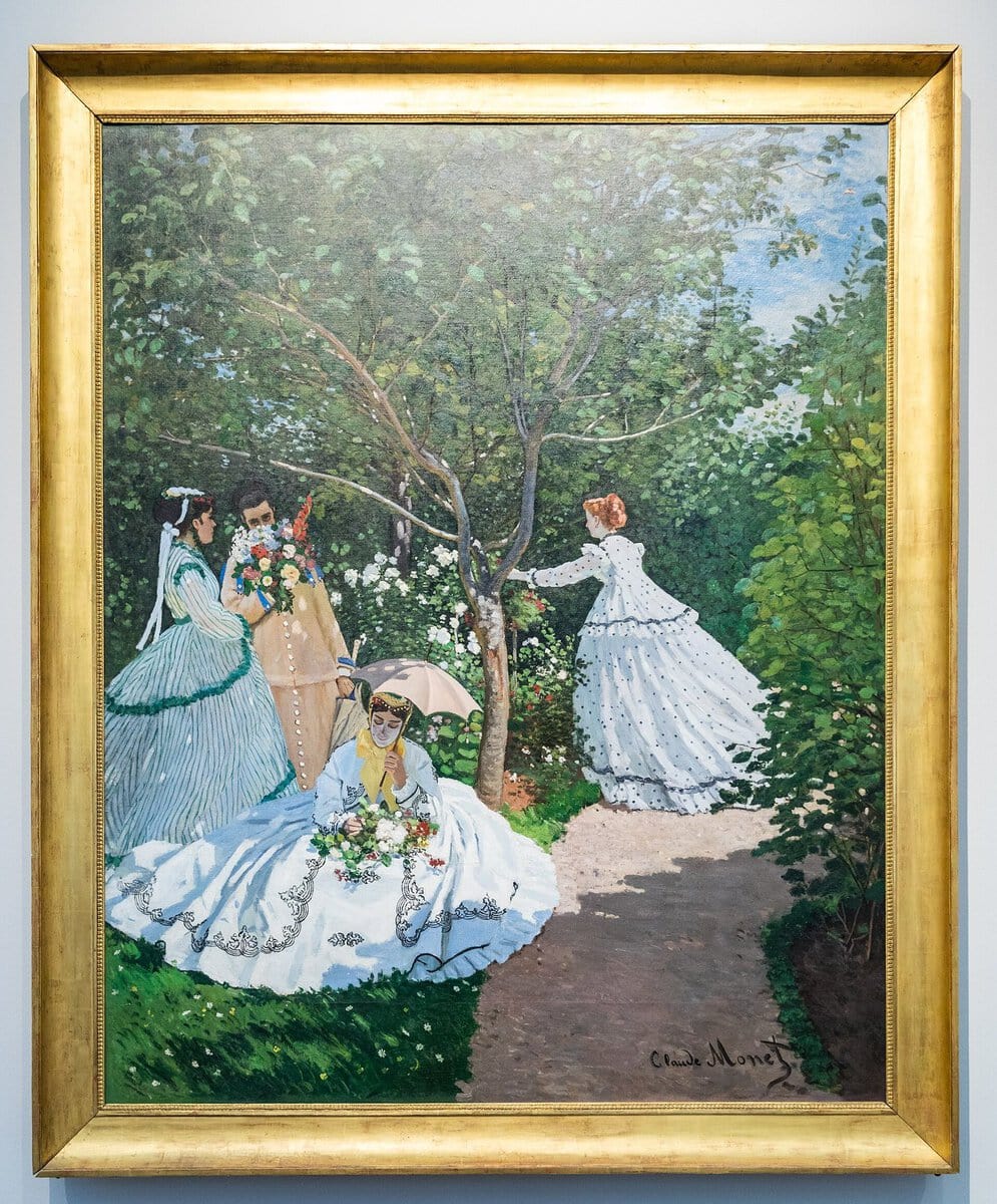 Monet'nin Bahçede Kadınlar tablosu: beyaz elbiseli kadınlar ve bahçe