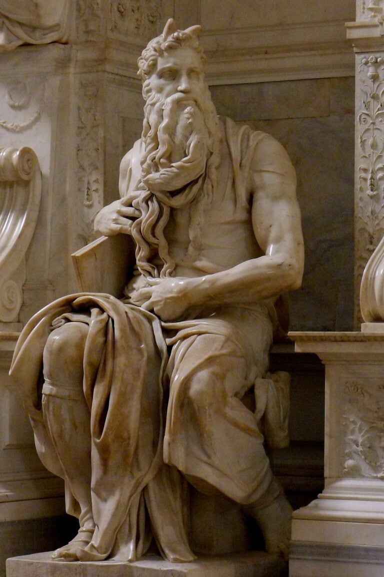 Michelangelo'nun boynuzlu Musa heykeli