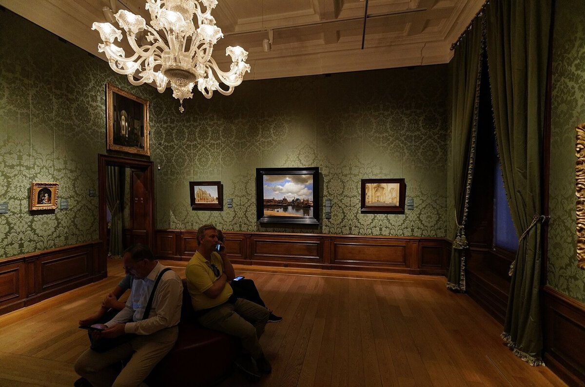 Vermeer'in Delft Manzarası: su kenarından kent görünümü
