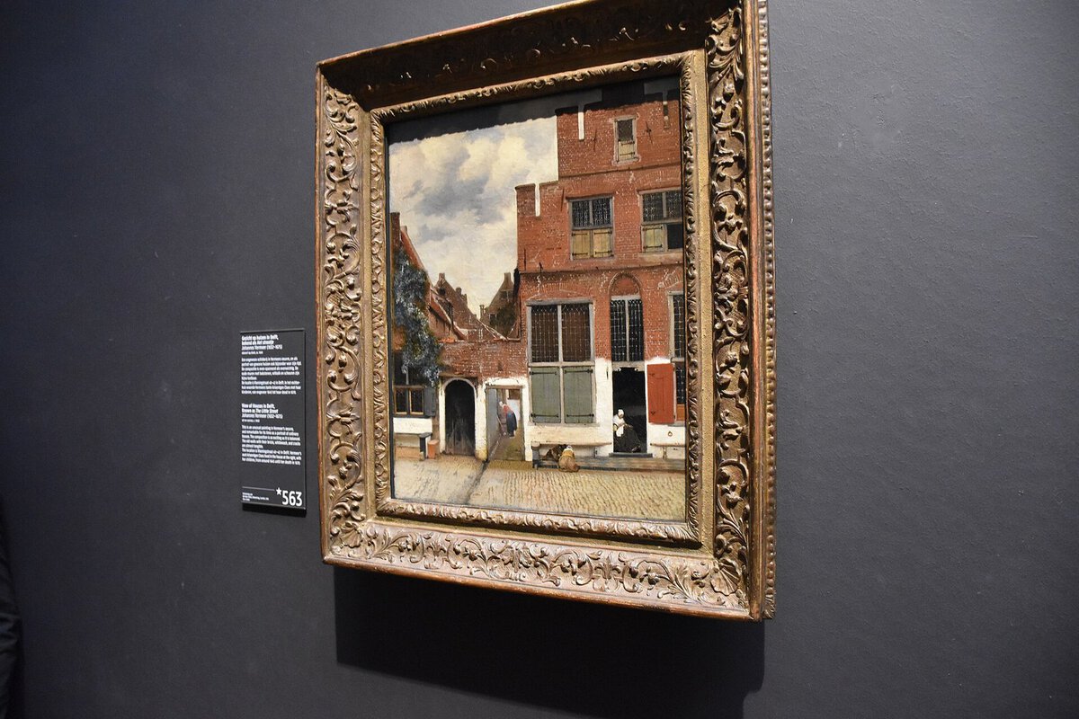 Vermeer'in Küçük Sokak tablosu: Delft'te iki evin cephesi